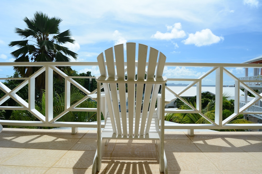 Beachcombers Hotel by null