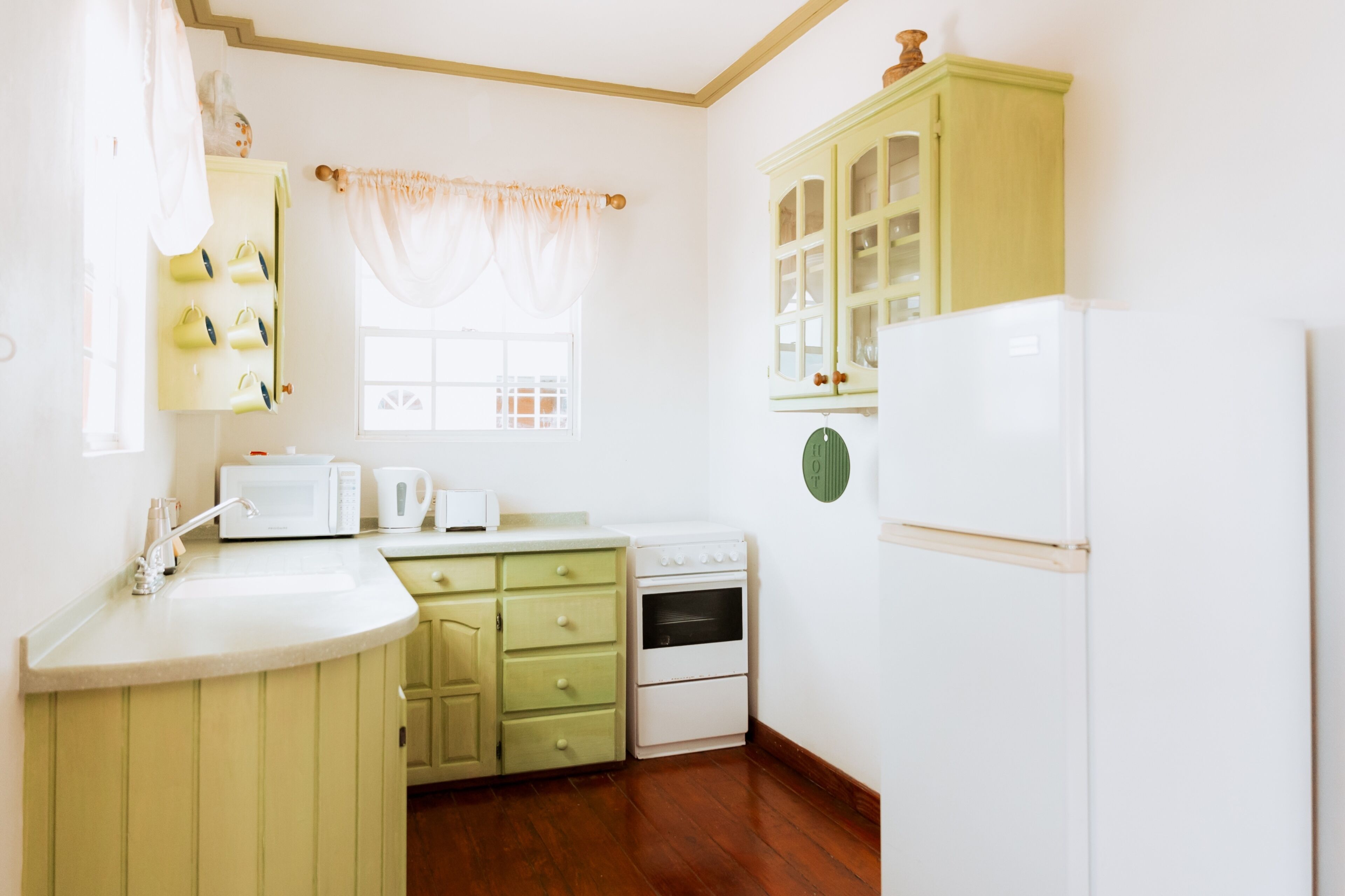 penthouse, balcony | private kitchen | electric kettle, high chair, cookware/dishes/utensils