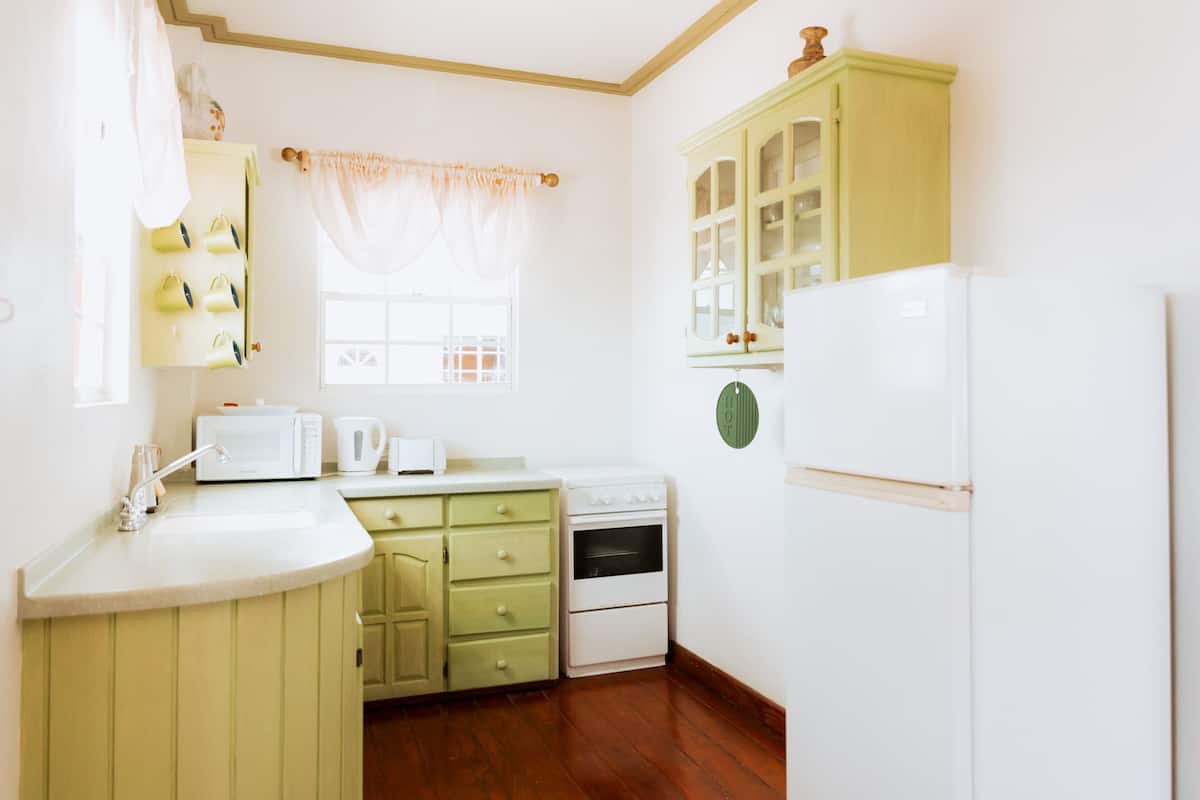 penthouse, balcony | private kitchen | electric kettle, high chair, cookware/dishes/utensils