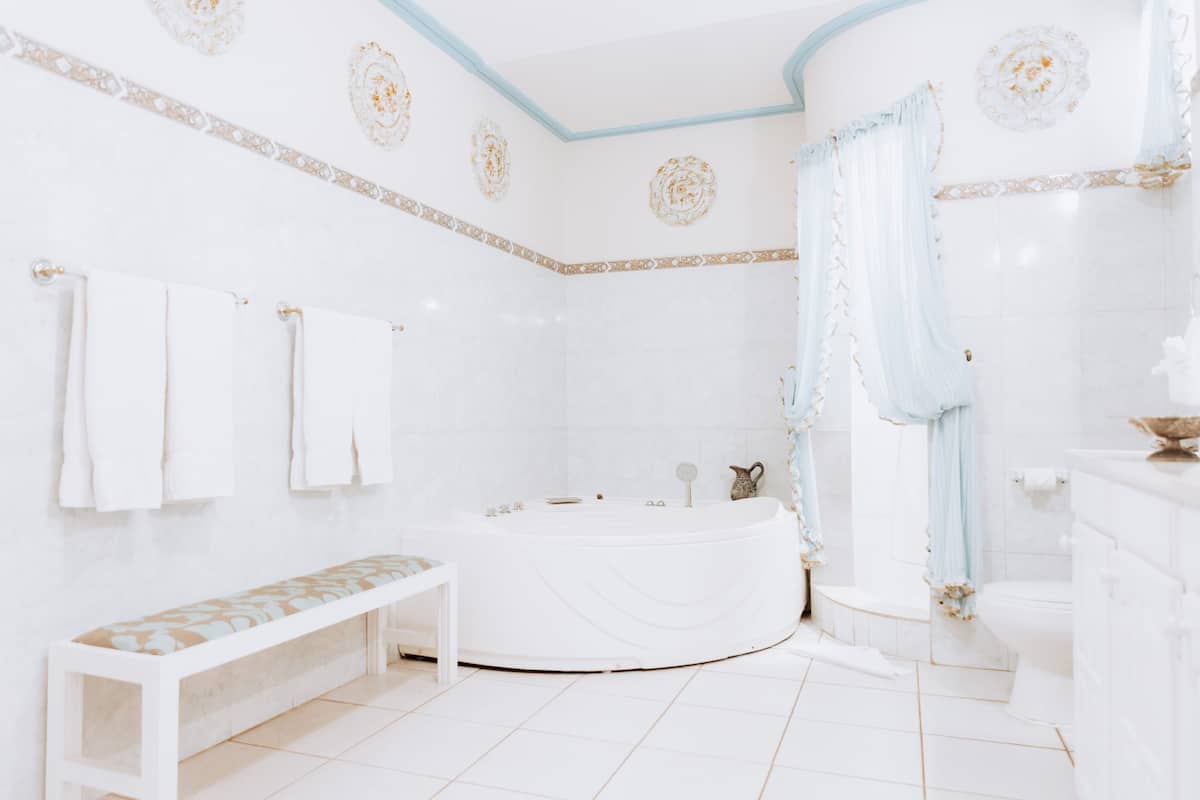 penthouse, balcony | premium bedding, in-room safe, individually decorated