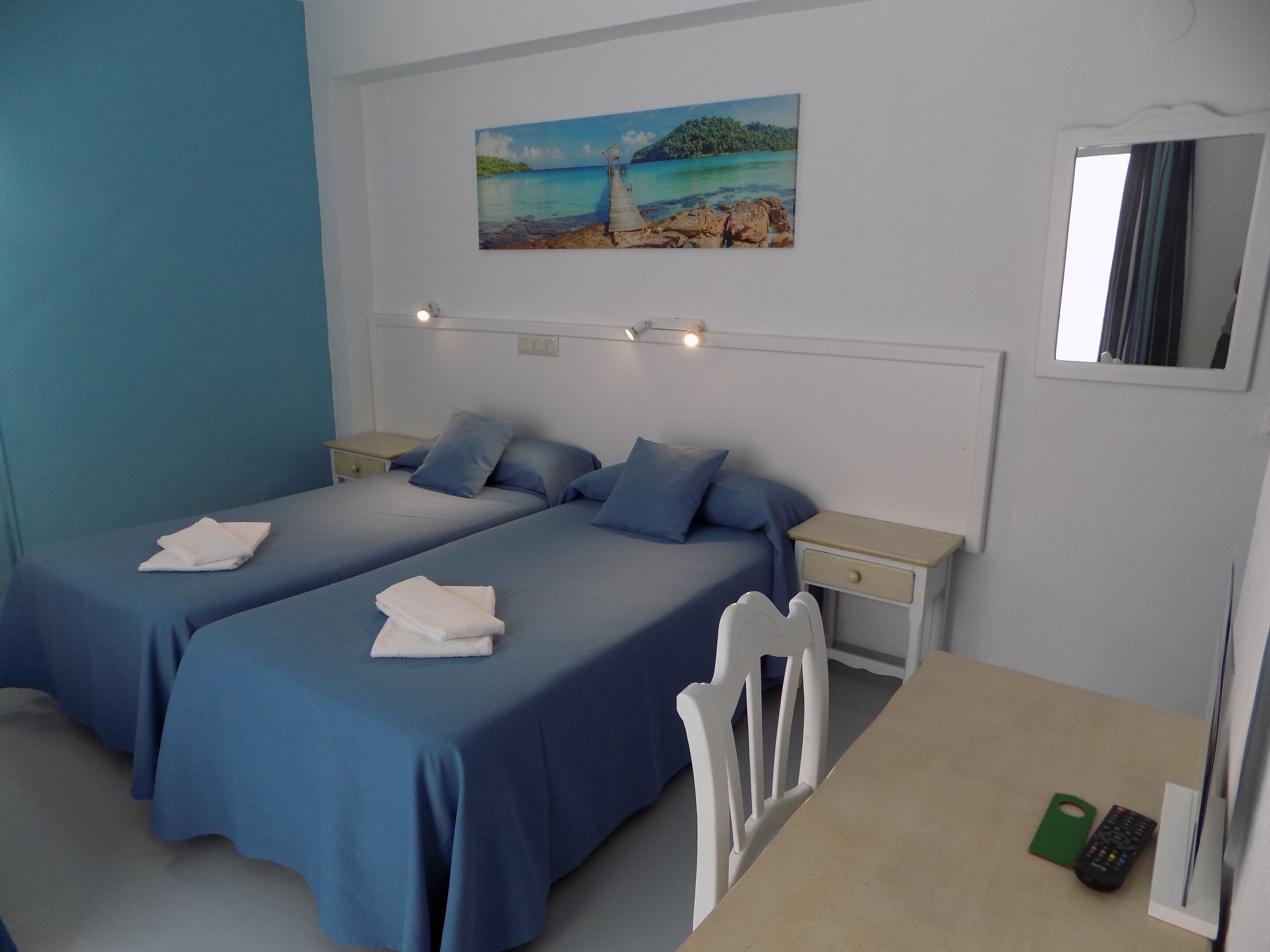 Standard Triple Room, Ensuite | Room amenity