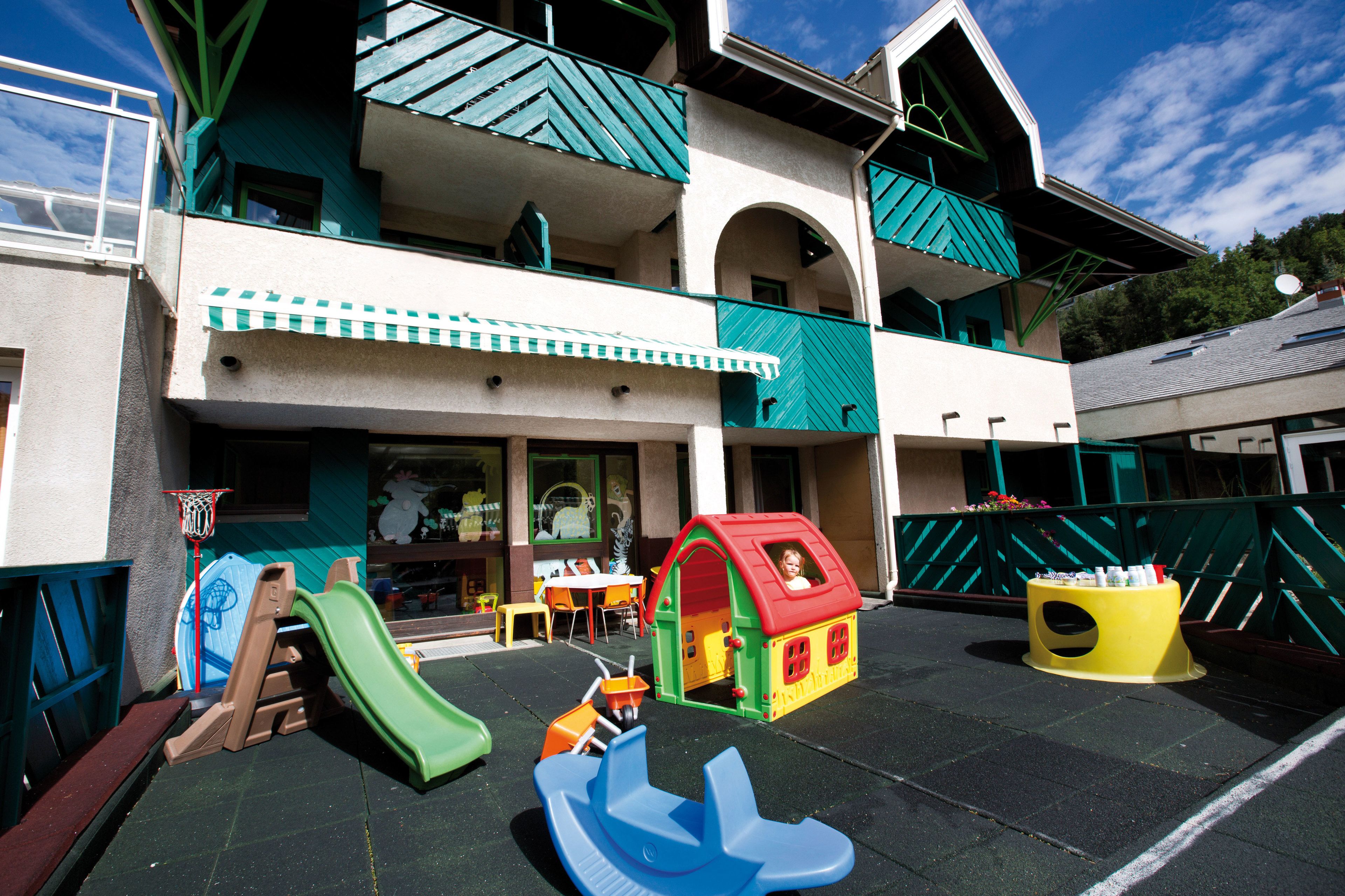 children’s play area – outdoor