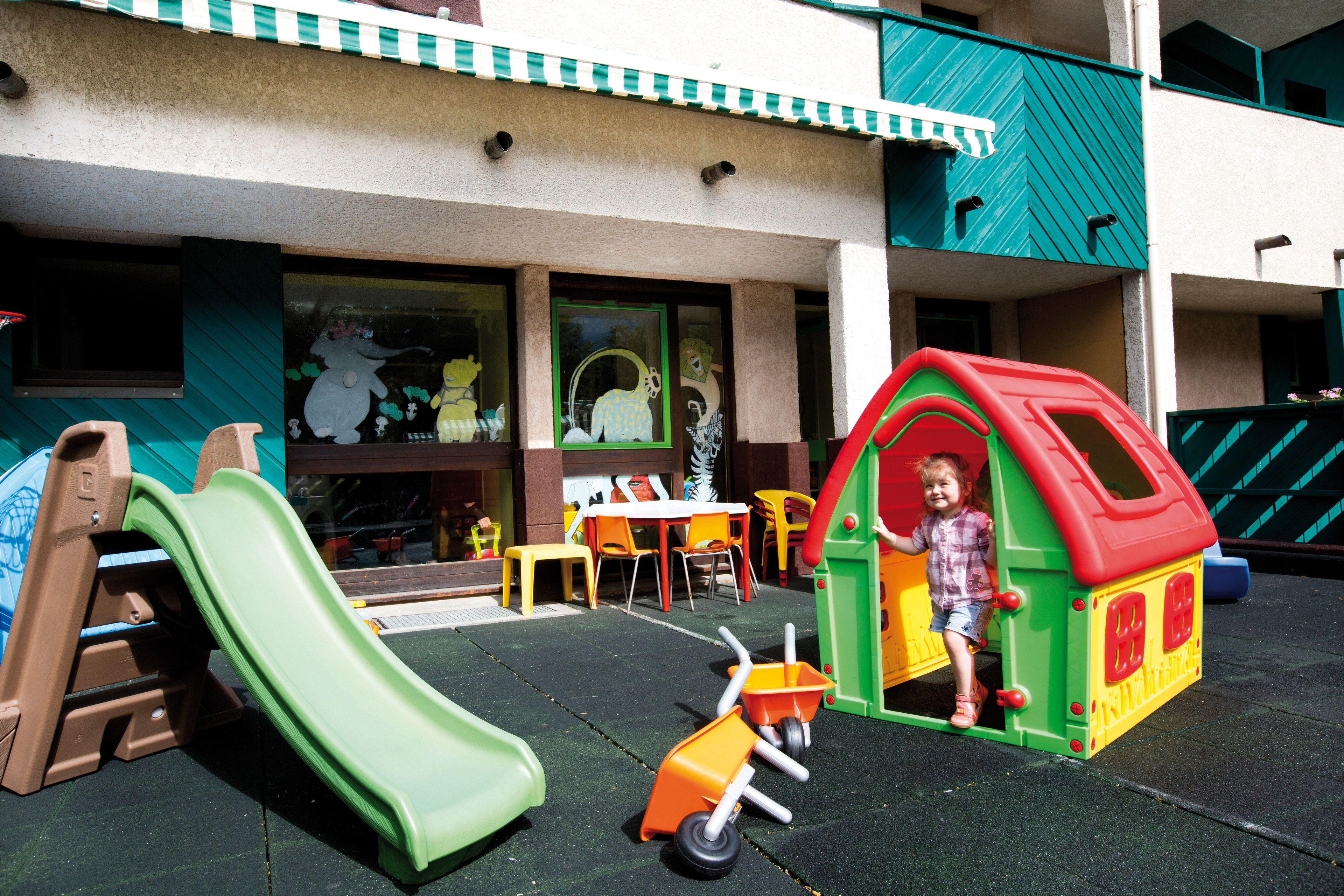 children’s play area – outdoor