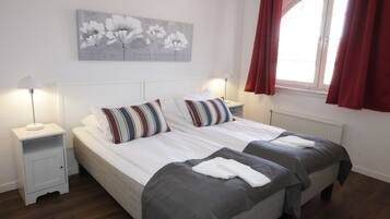 Desk, free cribs/infant beds, free WiFi, bed sheets