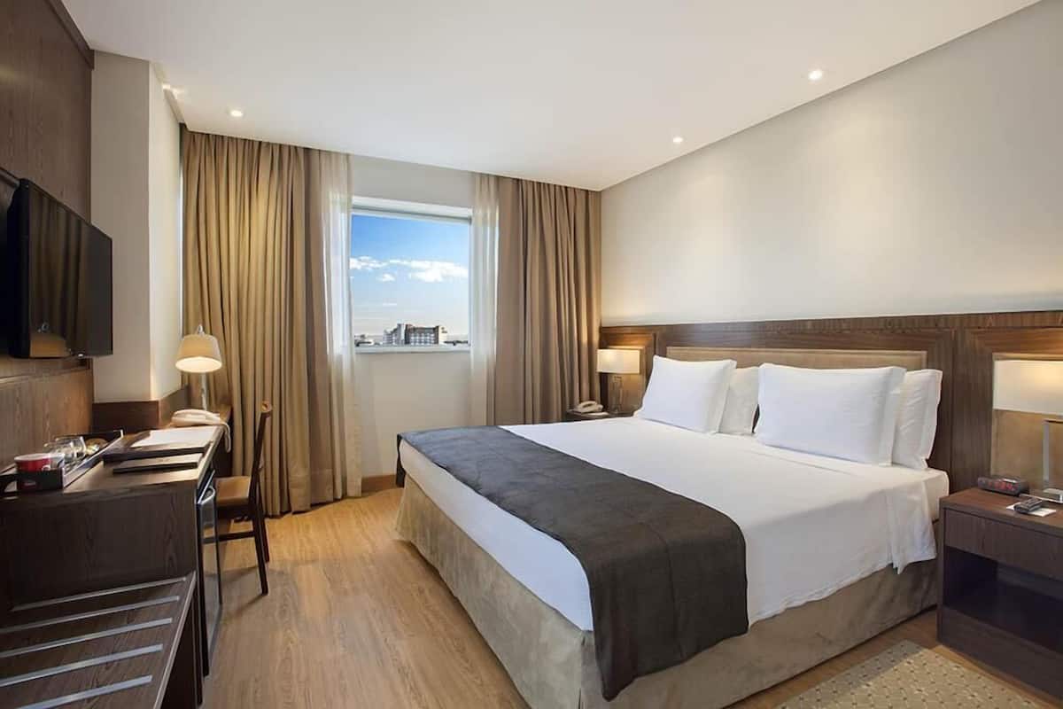 Minibar, in-room safe, desk, laptop workspace