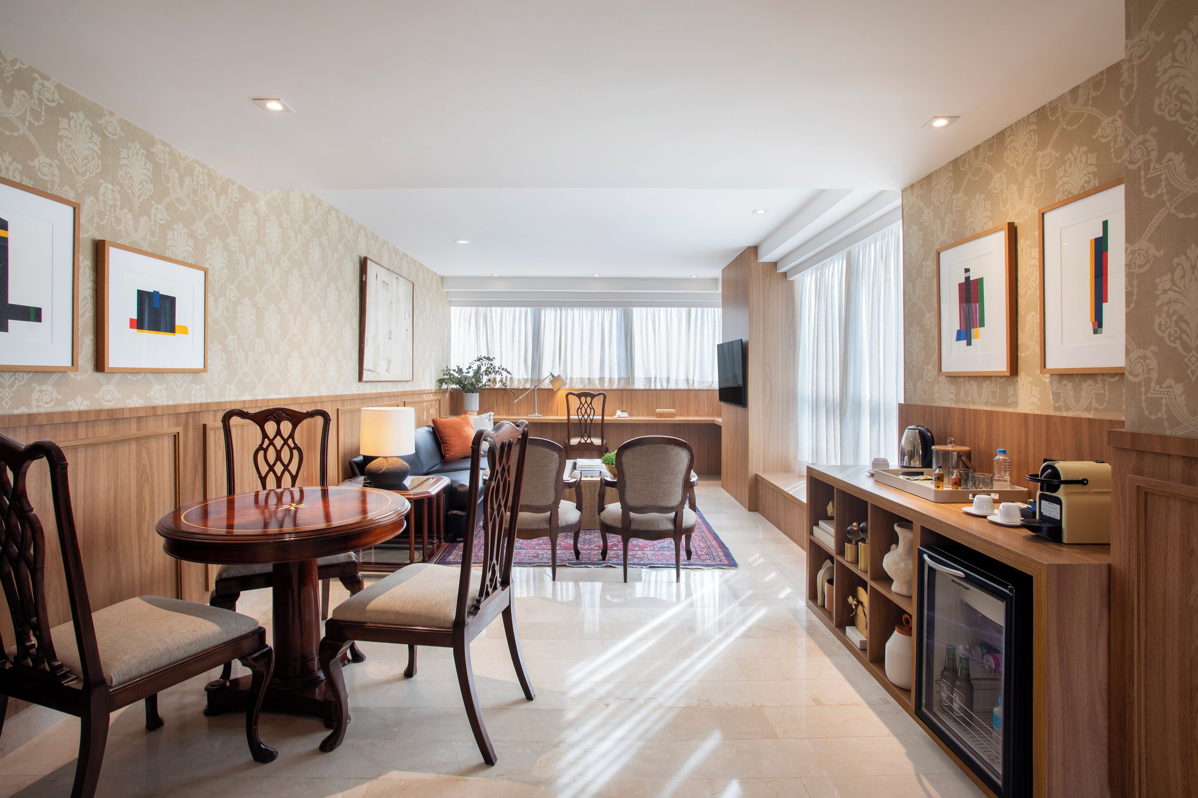 Suíte Master | Minibar, in-room safe, desk, laptop workspace