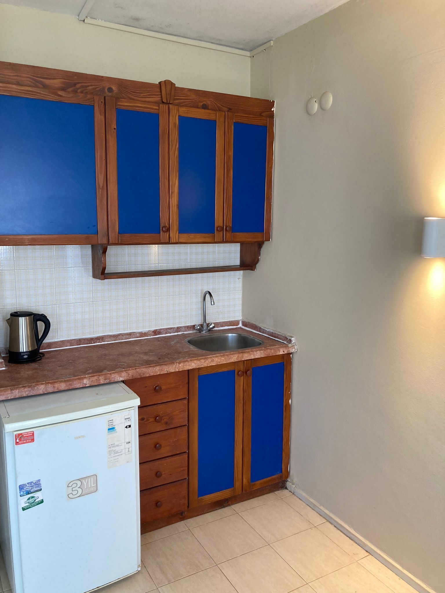 classic apartment, 2 bedrooms | private kitchenette | fridge
