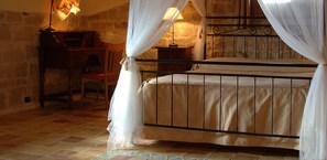 Classic-Suite, Whirlpool | Hochwertige Bettwaren, Minibar, Zimmersafe, Schreibtisch