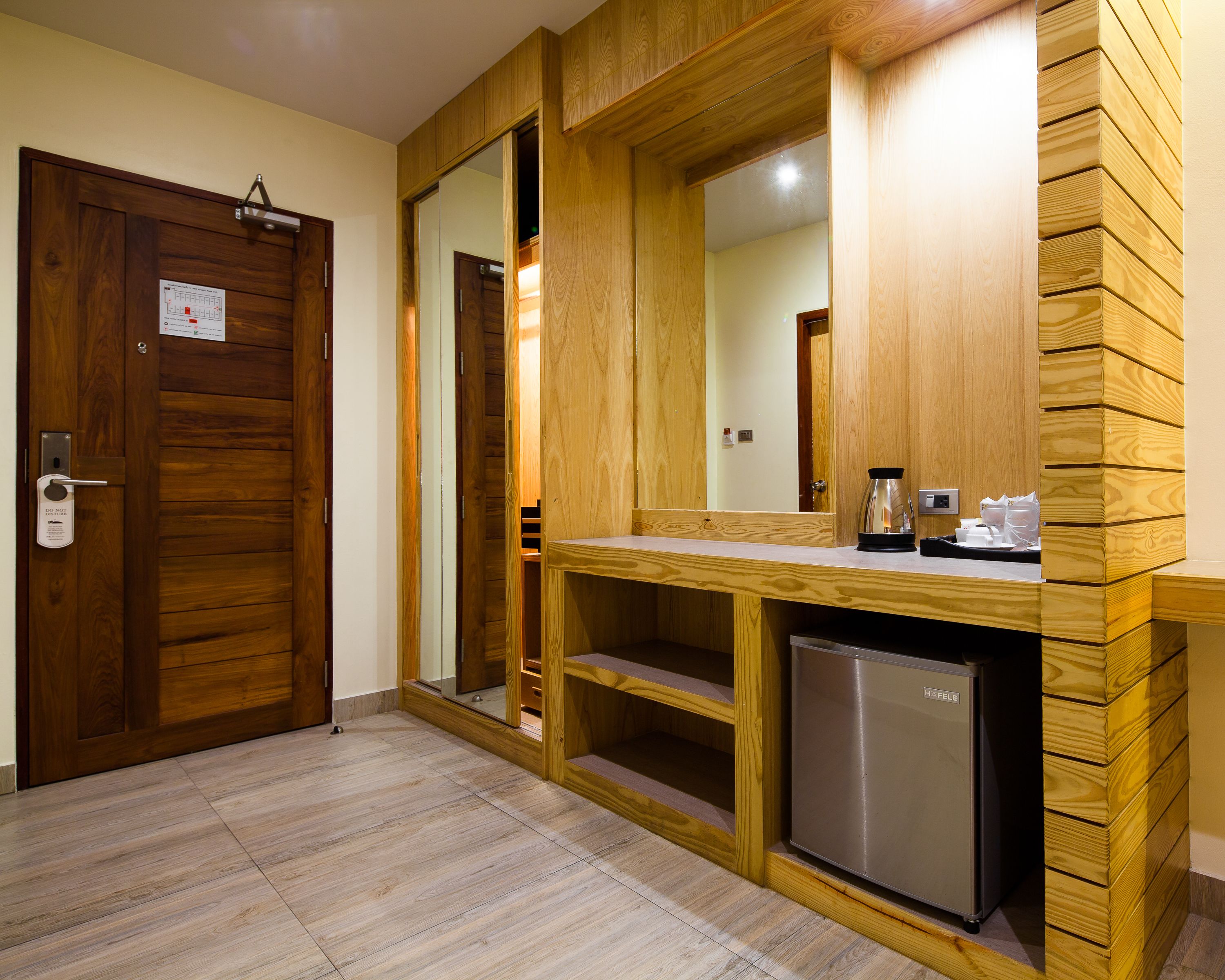 deluxe room, mountain view | mini fridge