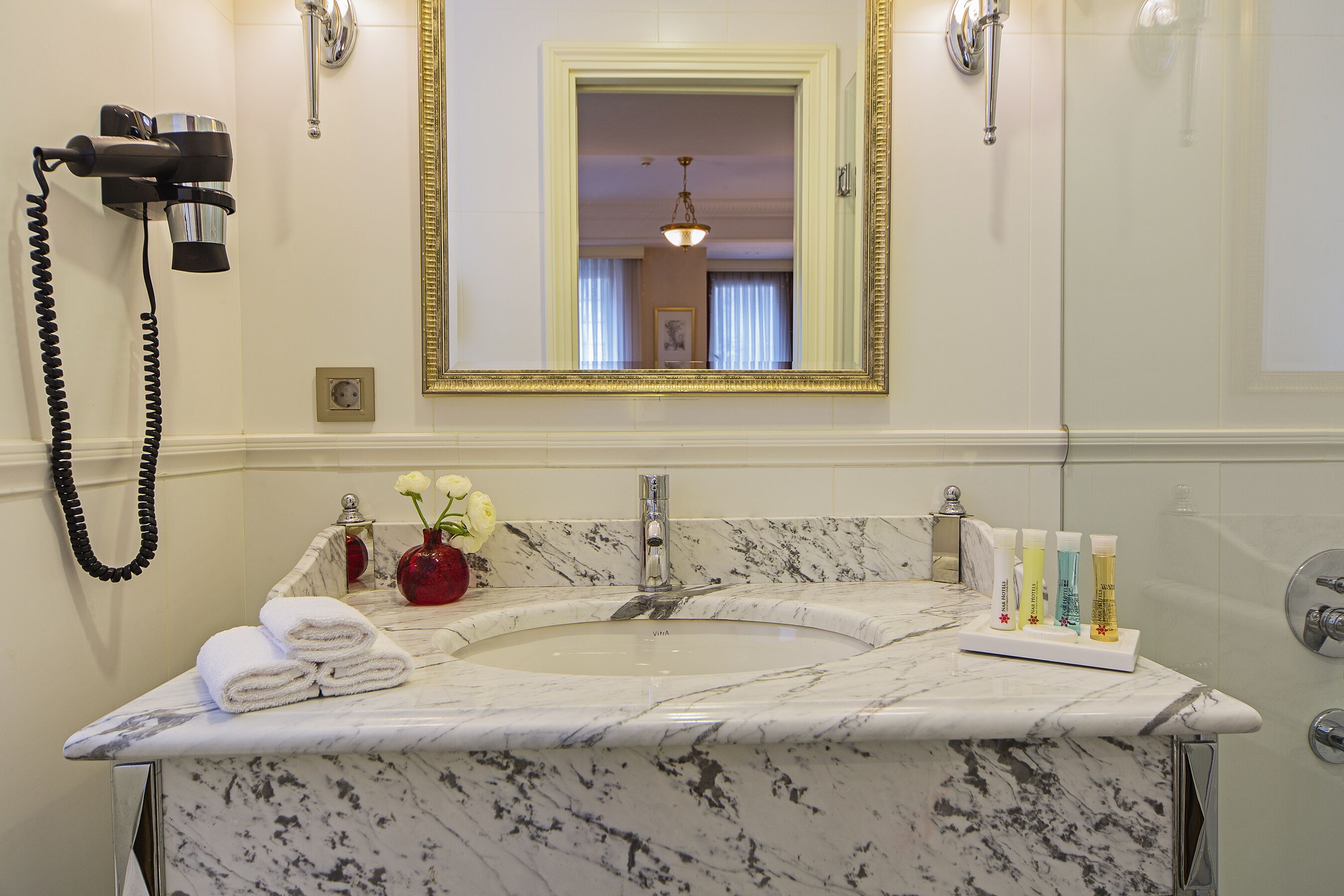 Foto - Meroddi Bağdatlıyan - 1892 Heritage Rooms by Galata Tower