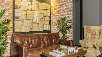 3 restaurantes, se sirve desayuno