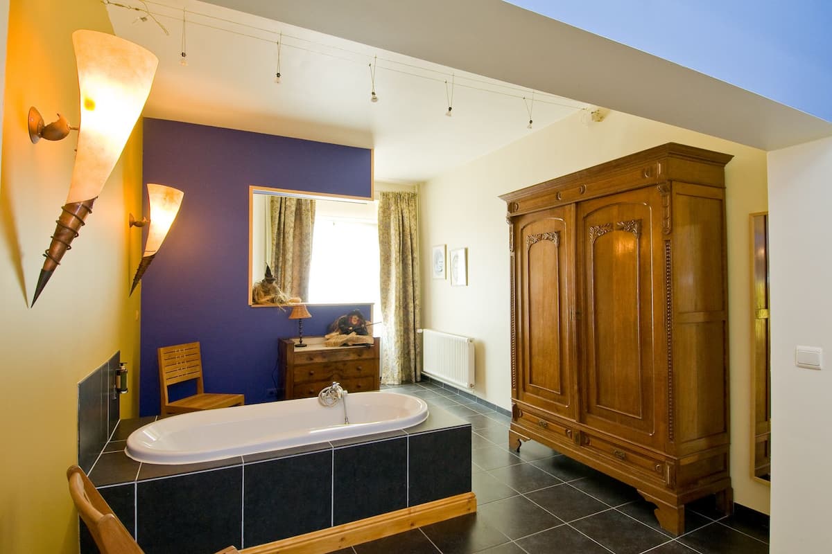 Grand Süit | Banyo | Ücretsiz banyo/kozmetik ürünleri, saç kurutma makinesi, havlu