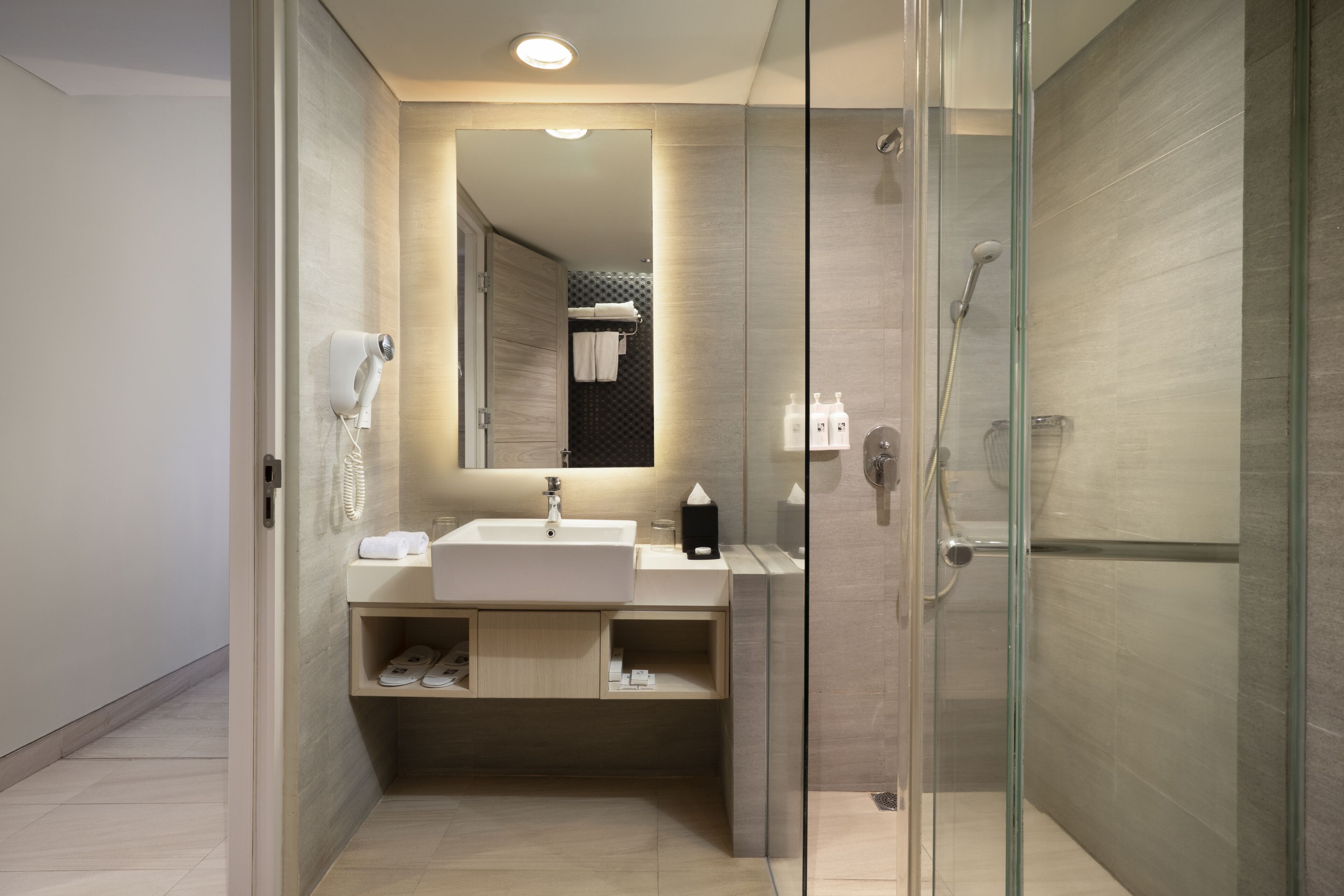 shower, free toiletries, hair dryer, slippers