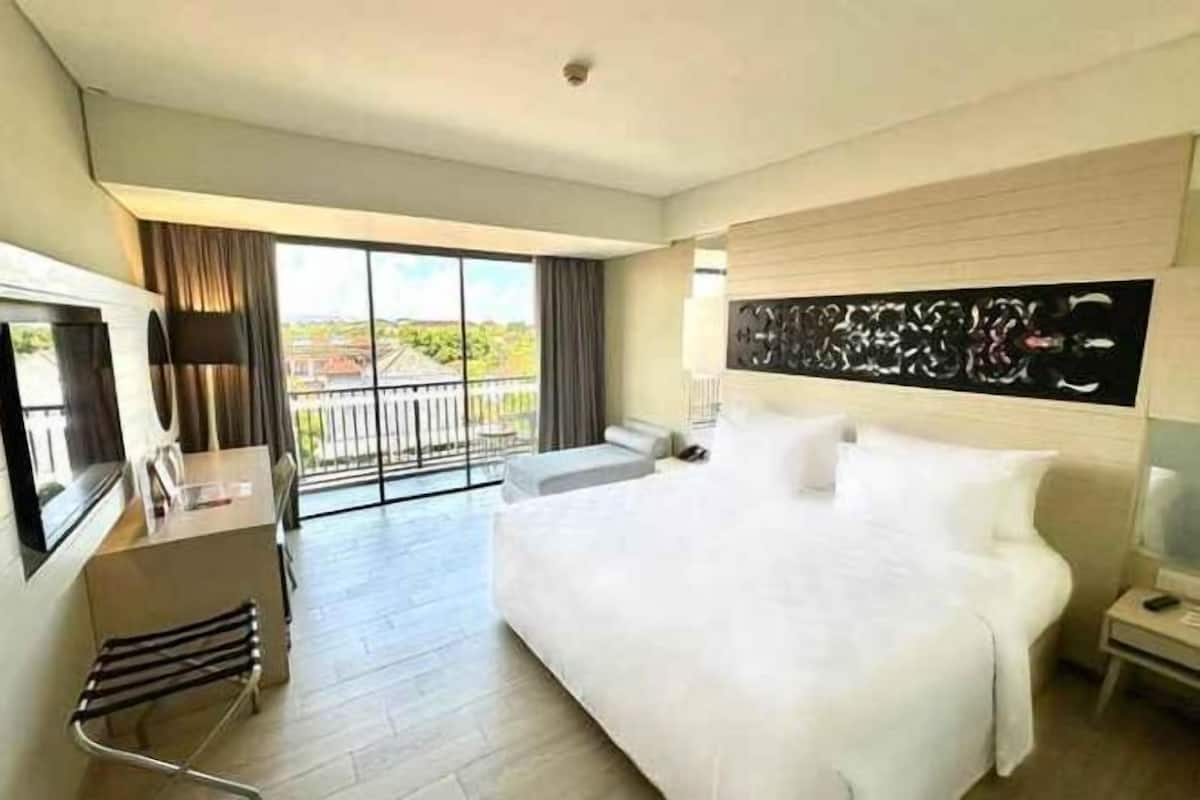 1 chambre, minibar, coffres-forts dans les chambres, bureau