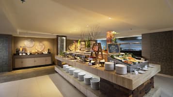 Daily buffet breakfast (IDR 175000 per person)