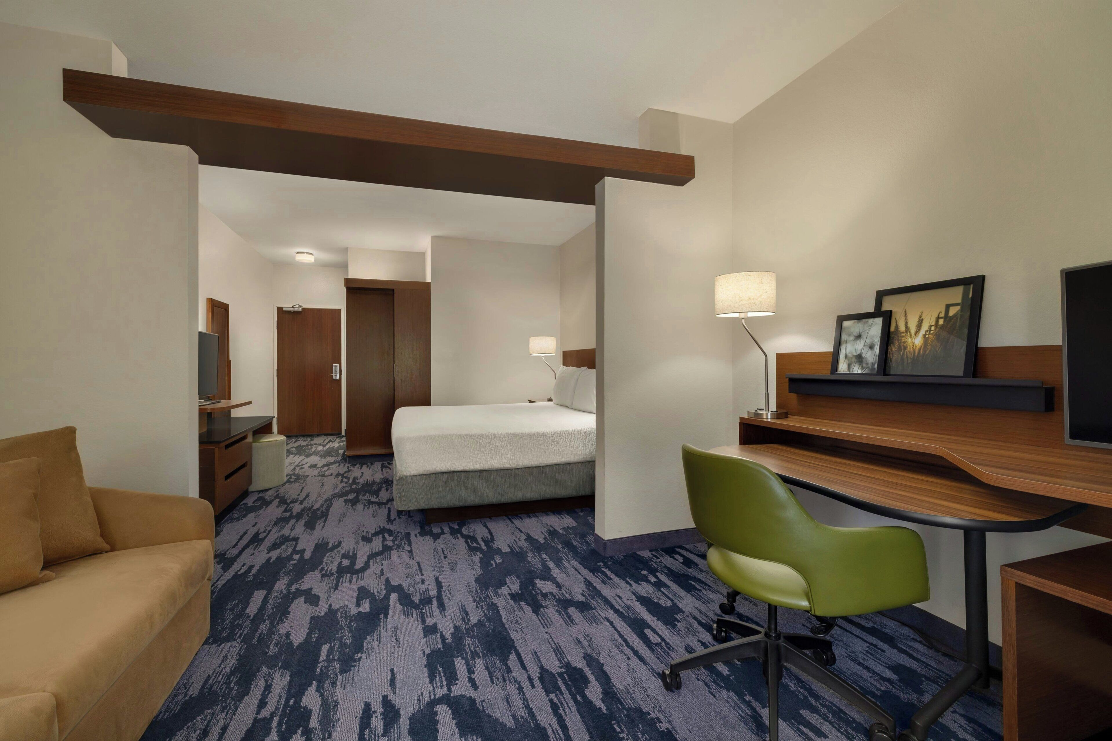 Suite, 1 King Bed with Sofa bed | Desk, iron/ironing board, high-speed internet, alarm clocks