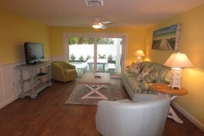 Flachbildfernseher, iPod-Dockingstation