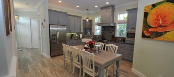 Lizzie Lu's Island Retreat