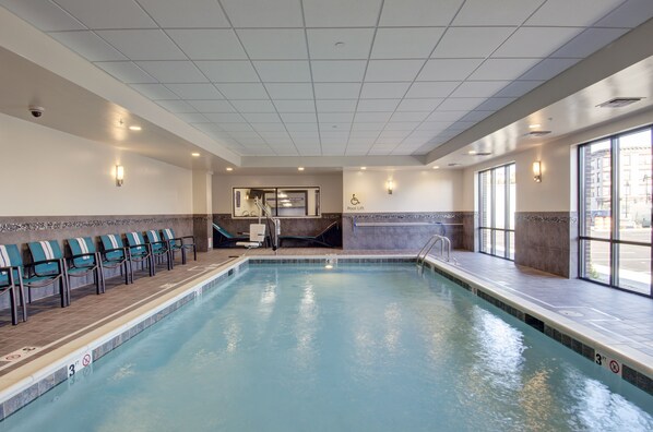 Indoor pool - Hampton Inn & Suites Springfield/Downtown (Springfield)