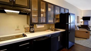 Studio Suite, 2 Queen Beds, Accessible Bathtub (Hearing, Transfer Shower) | 1 bedroom, desk, laptop workspace, blackout drapes