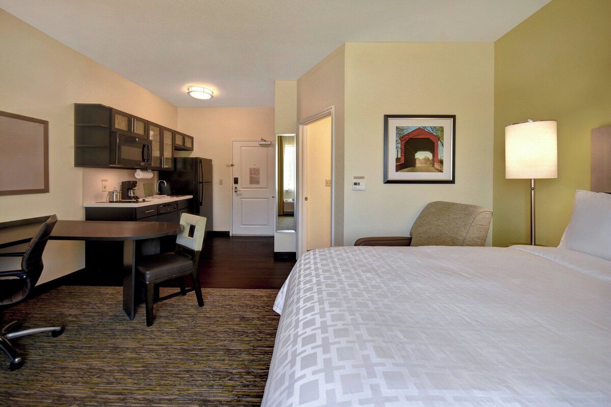 Studio Suite, 1 King Bed, Accessible (HEARING) | Desk, laptop workspace, blackout curtains, iron/ironing board