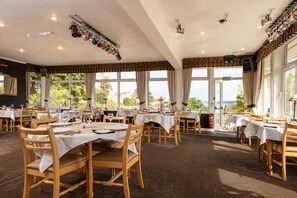 Breakfast and dinner served - Summerhill Hotel (Paignton)