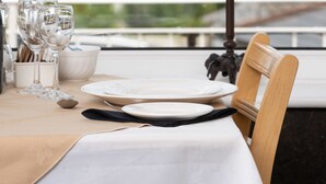 Breakfast and dinner served - Summerhill Hotel (Paignton)