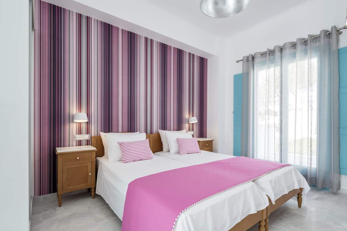 Egyptian cotton sheets, premium bedding, in-room safe, soundproofing