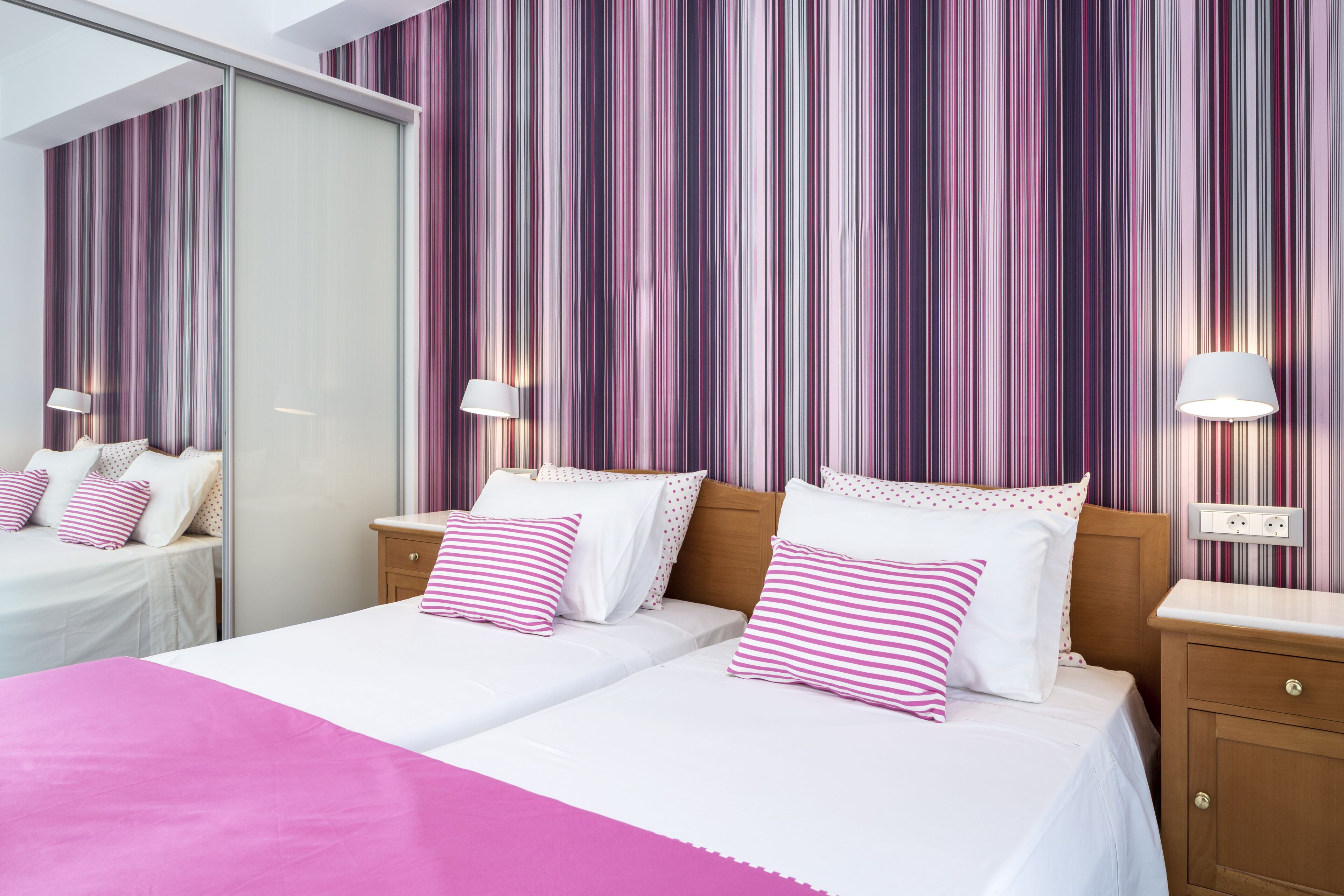 egyptian cotton sheets, premium bedding, in-room safe, soundproofing