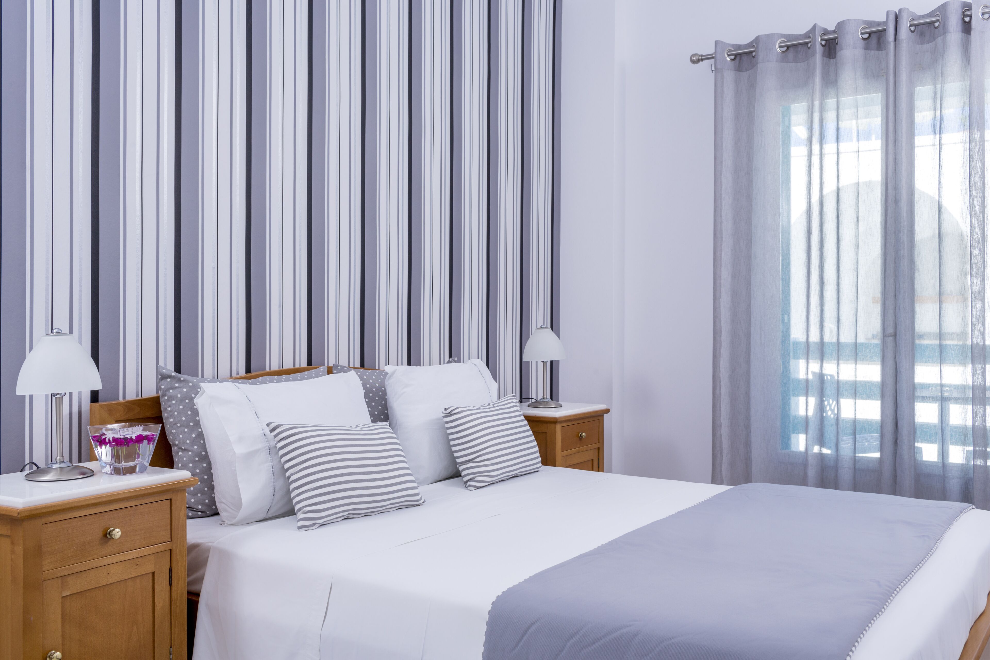honeymoon suite | egyptian cotton sheets, premium bedding, in-room safe, soundproofing