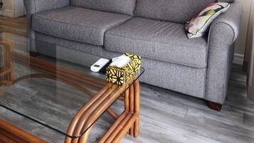 Executive Suite, 1 Bedroom | Living area