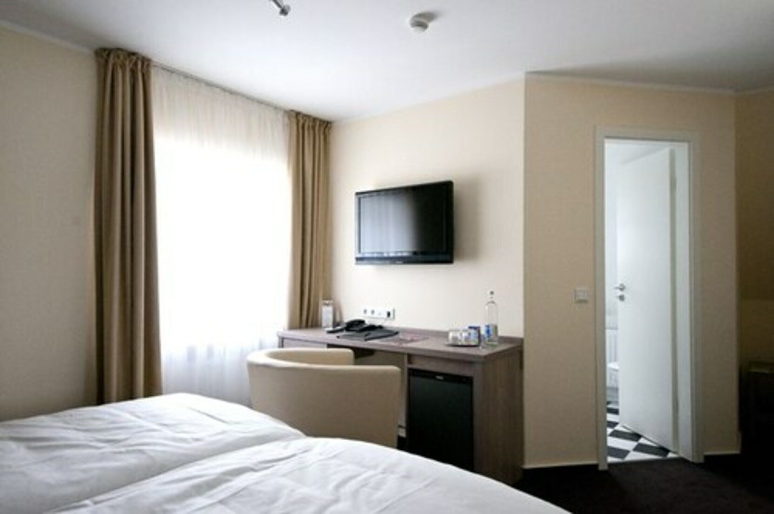 double room | premium bedding, free minibar items, in-room safe, desk