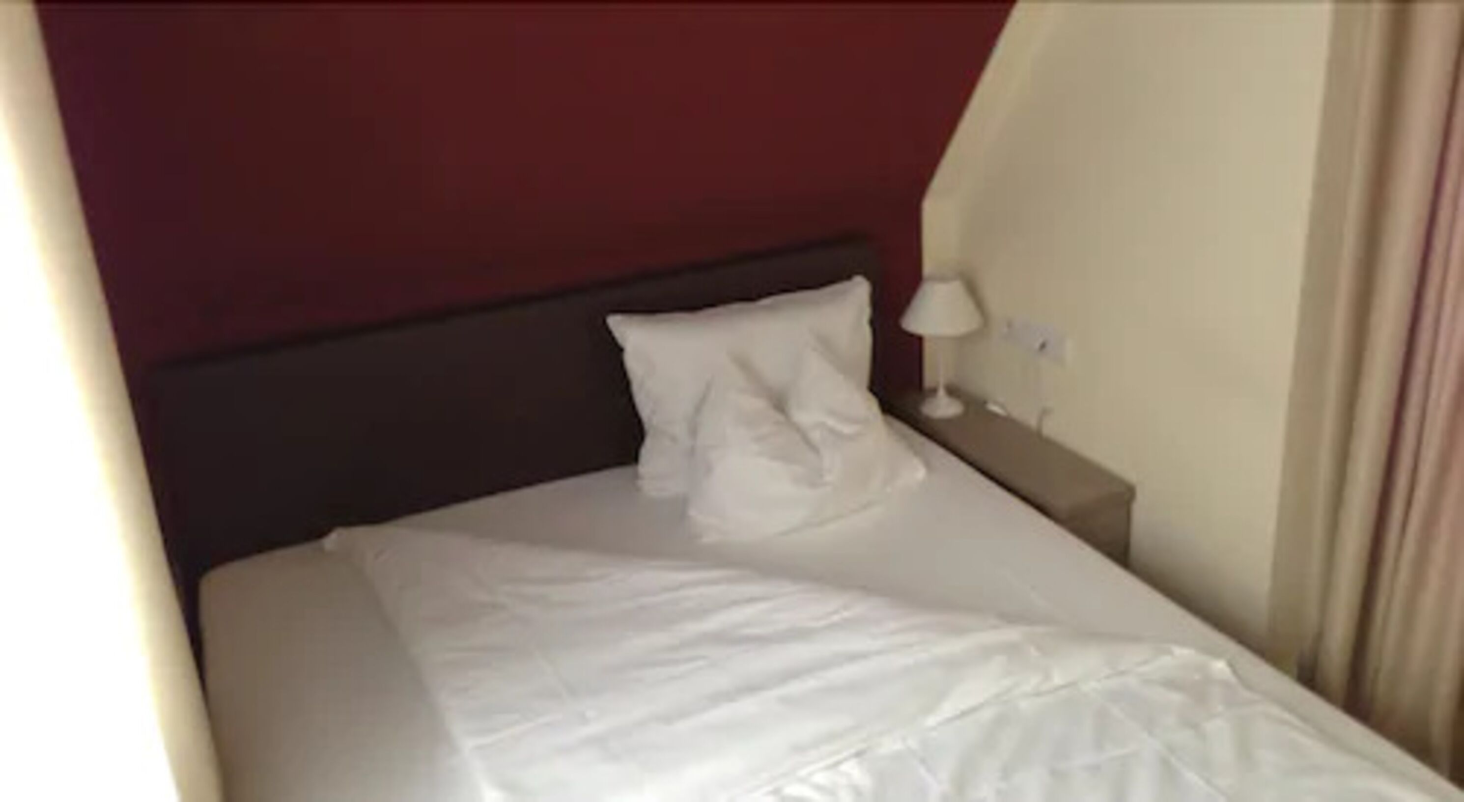 premium bedding, free minibar items, in-room safe, desk