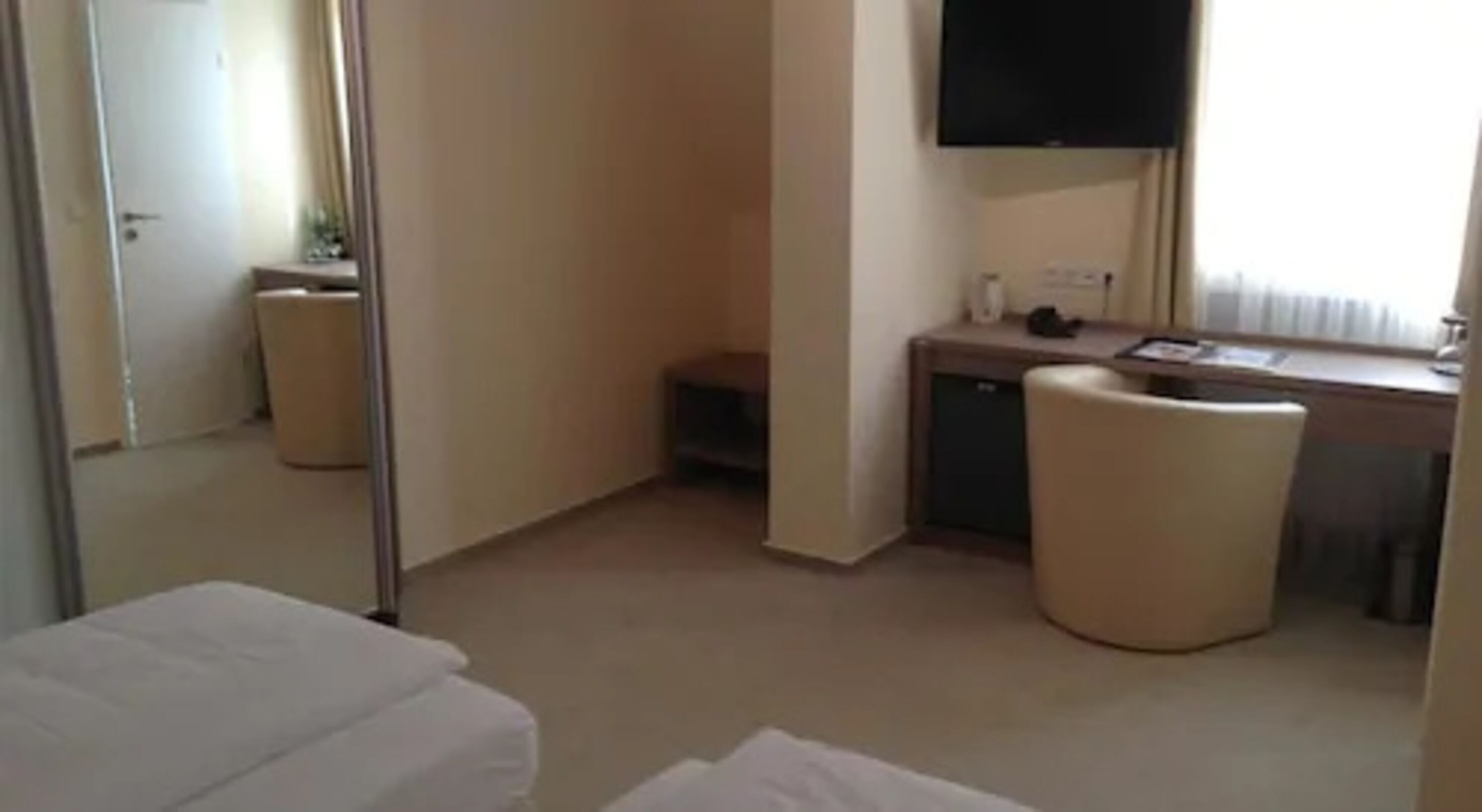 double room | premium bedding, free minibar items, in-room safe, desk