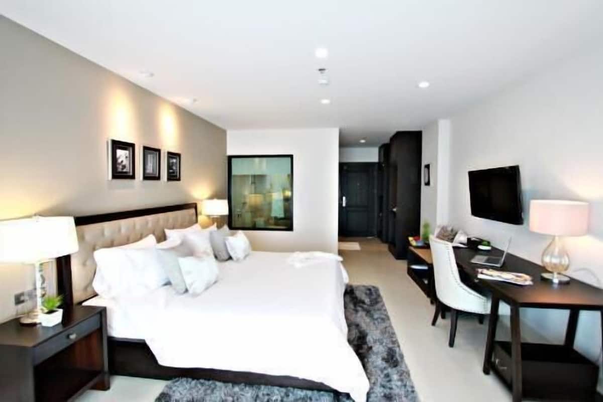 Minibar, coffres-forts dans les chambres, bureau, chambres insonorisées