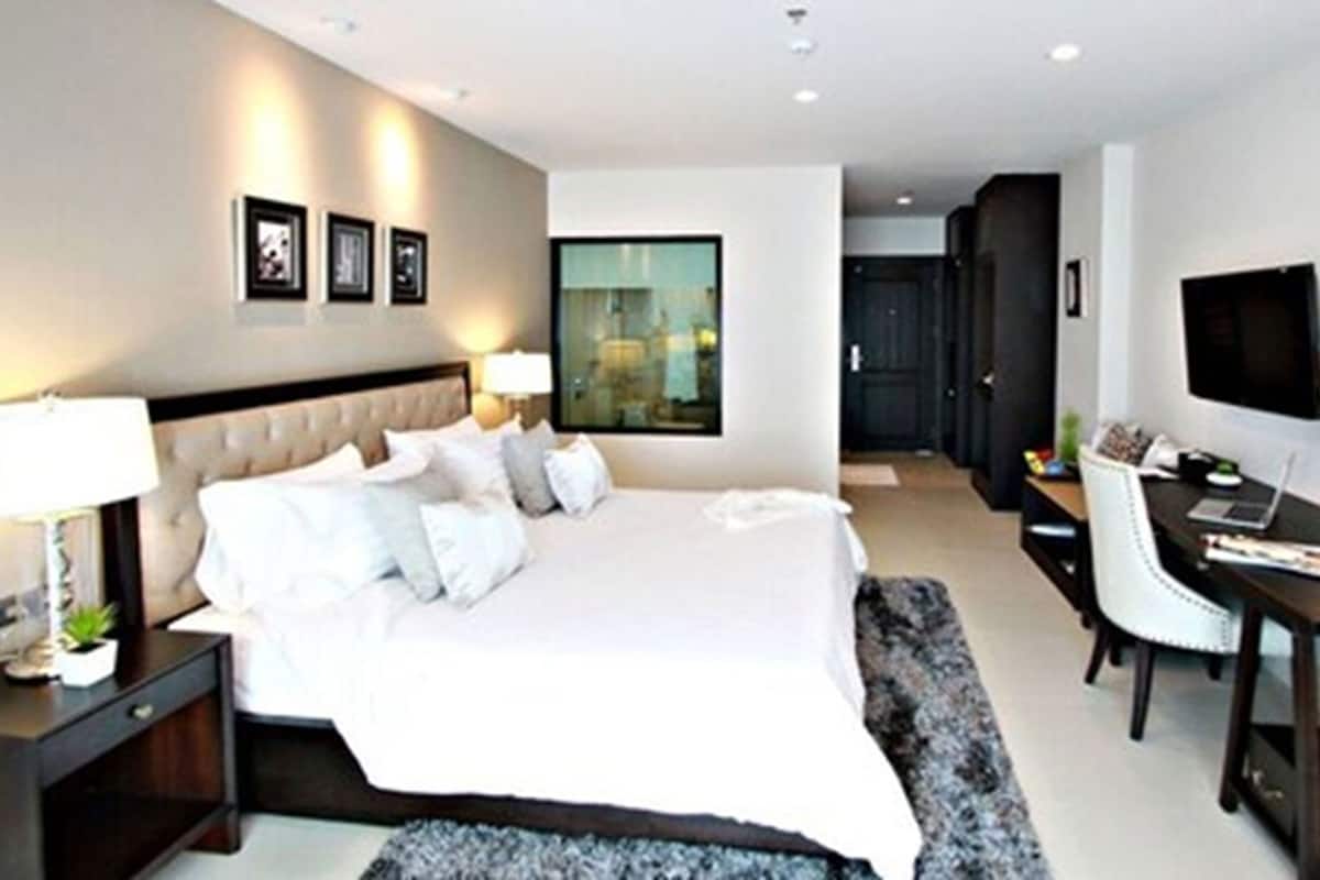 Minibar, coffres-forts dans les chambres, bureau, chambres insonorisées