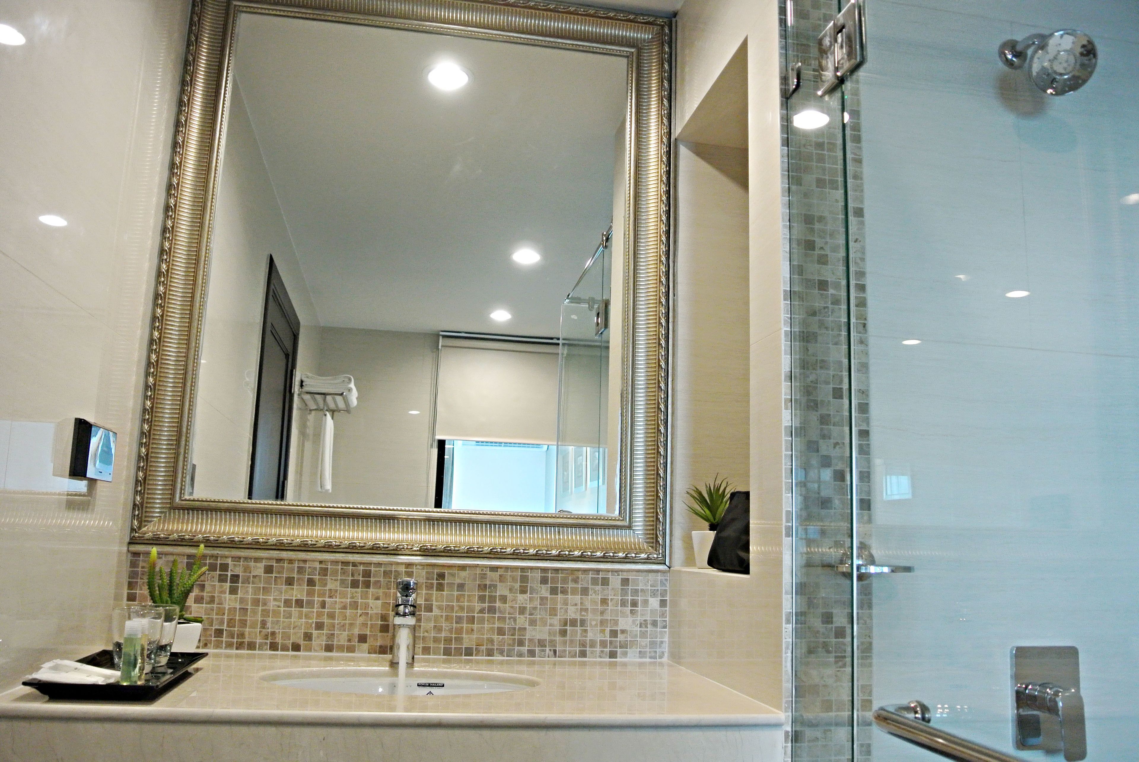 luxury room | bathroom sink