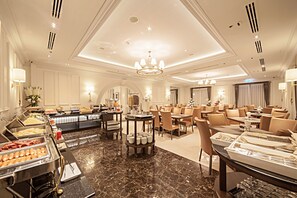 Dining - SN Plus Hotel - SHA Plus (Pattaya)