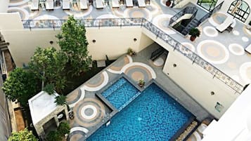 Outdoor pool, pool loungers