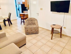 Family Suite, 3 Bedrooms, Ocean View, Oceanfront (OFS b202) - 2nd Floor | Individually decorated, individually furnished, blackout drapes
