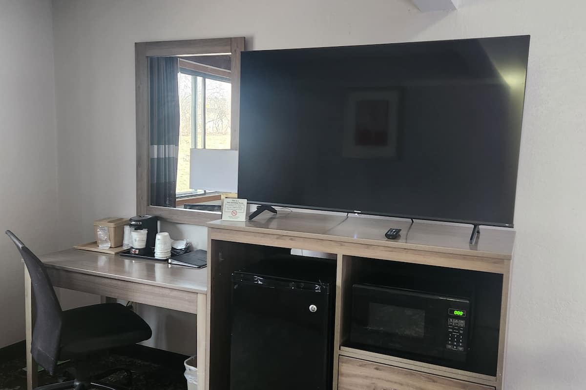 premium bedding, pillow-top beds, individually decorated