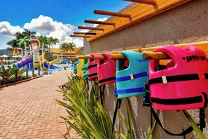 4 indoor pools, 7 outdoor pools, open 9:00 AM to 7:00 PM, pool umbrellas - Hotel Monreale Resort (Poços de Caldas)