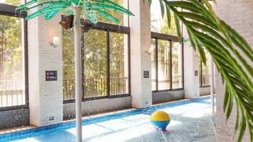 4 indoor pools, 7 outdoor pools, open 9:00 AM to 7:00 PM, pool umbrellas