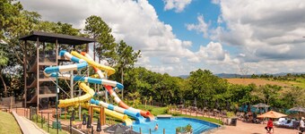 MONREALE RESORT PARQUE AQUÁTICO