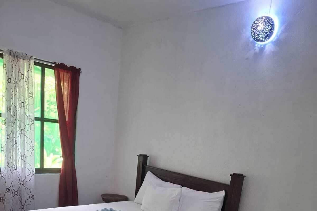Economy Triple Room | Free WiFi, bed sheets