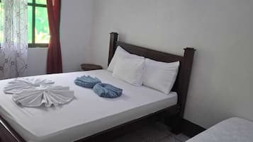Economy Triple Room | Free WiFi, bed sheets