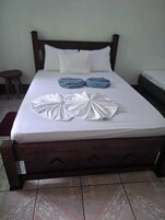 Economy Triple Room | WiFi (free), bed sheets