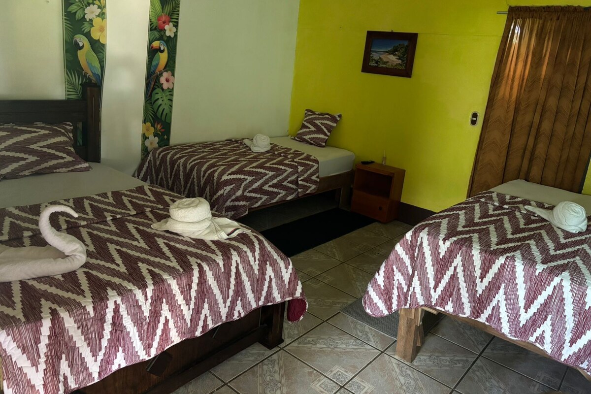 Economy Single Room | Free WiFi, bed sheets