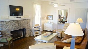 A Grayton Tradition | Living area - Grayton Beach Vacations by Rivard (Santa Rosa Beach)
