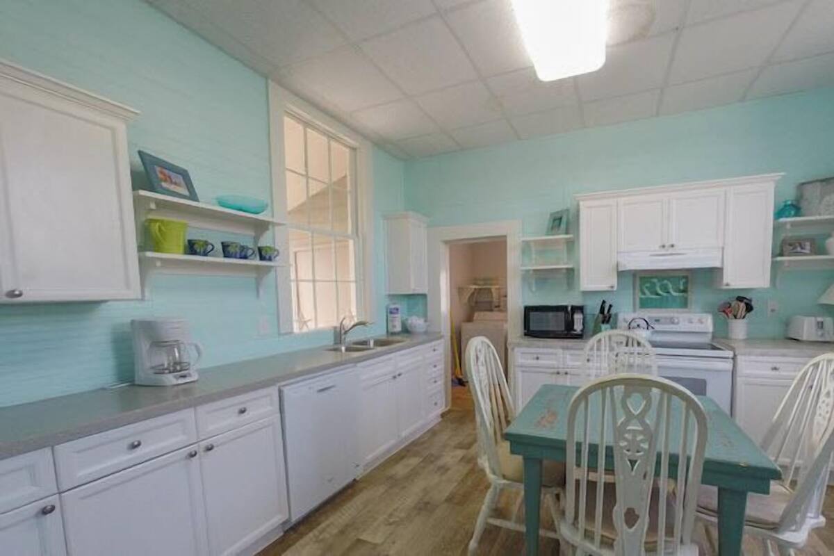 A Grayton Tradition | Private kitchen | Full-size fridge, microwave, stovetop, dishwasher